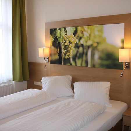 Weinhotel Rieder พอยส์ดอร์ฟ ภายนอก รูปภาพ