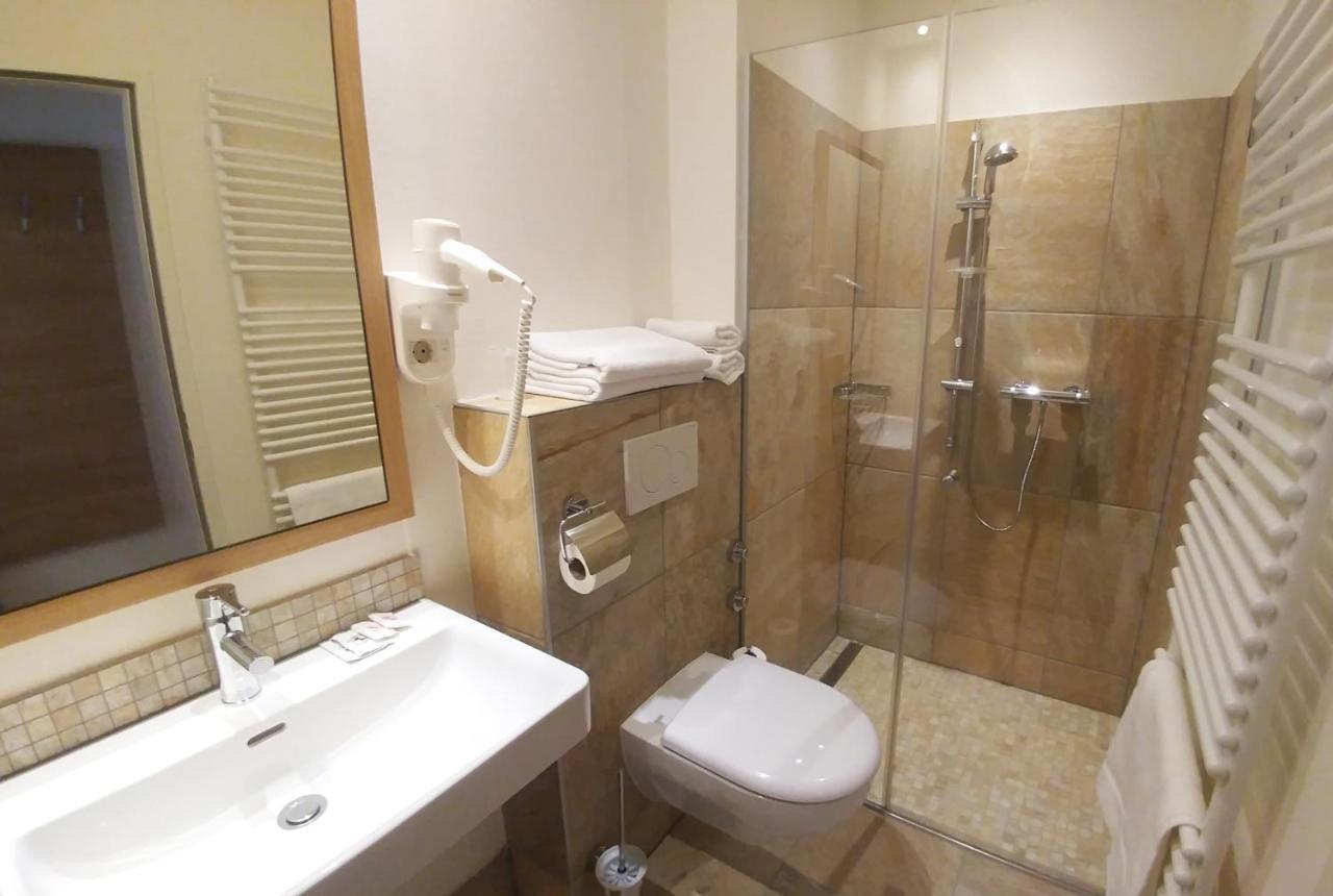 Weinhotel Rieder พอยส์ดอร์ฟ ภายนอก รูปภาพ